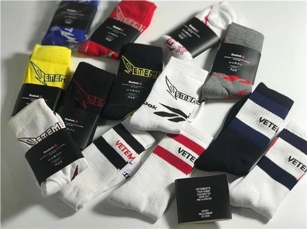 VE*EMENTS SOCKS