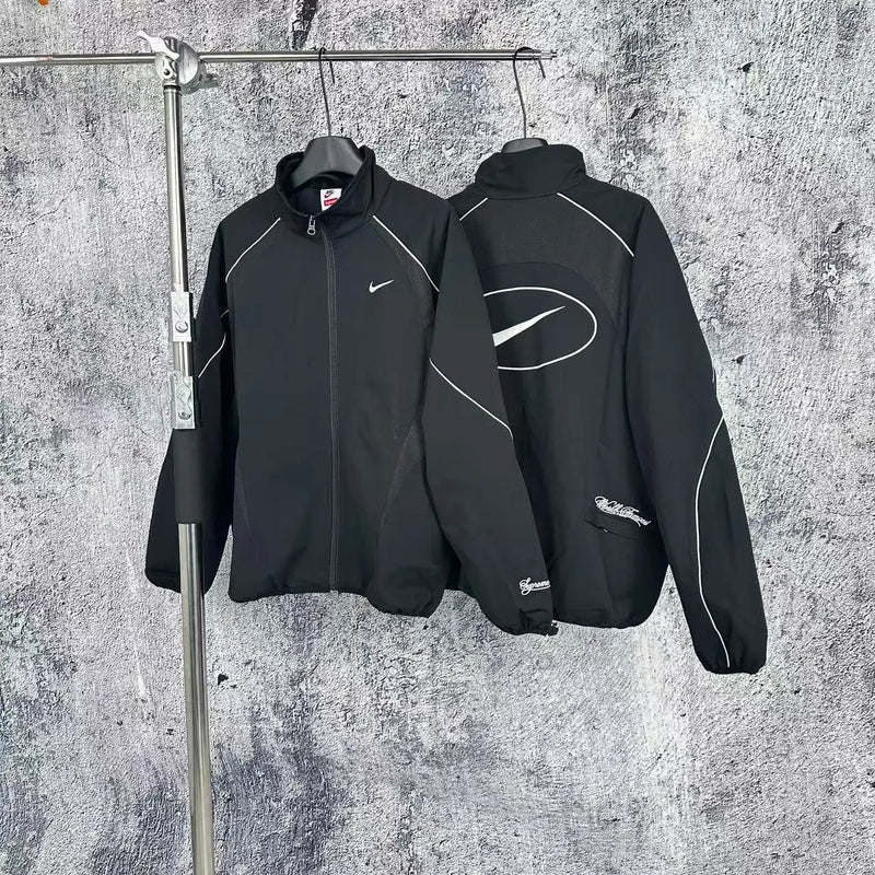 N*KE X SUPR*ME CORTAVIENTOS